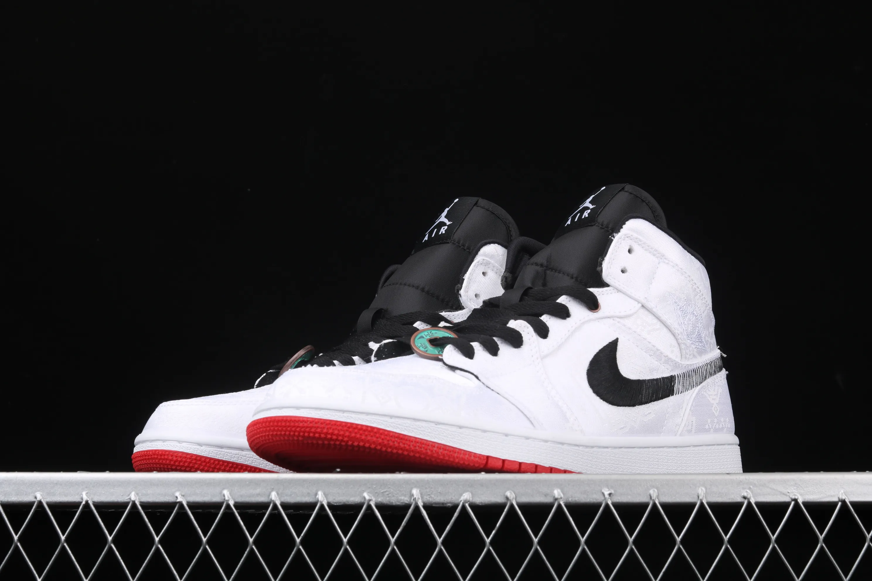 All categories Air Jordan Jordan series basketball shoes Air Jordan 1 Mid CLOT x Air Jordan 1 Mid "Fearless" AJ1 Joe 1 mid-top white silk CU2804-100